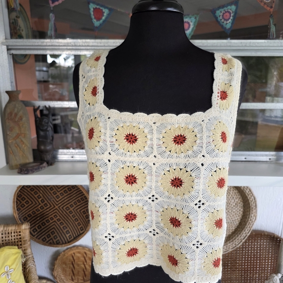 Rebellion Crochet Floral Crop Top - Cream and Red Daisy Jones Aesthetic - Picture 6 of 10